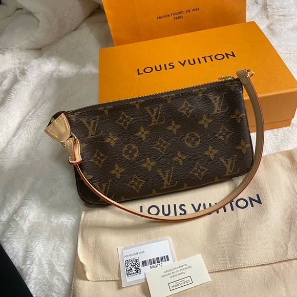 Pochette Accesories - Picture 2 of 8